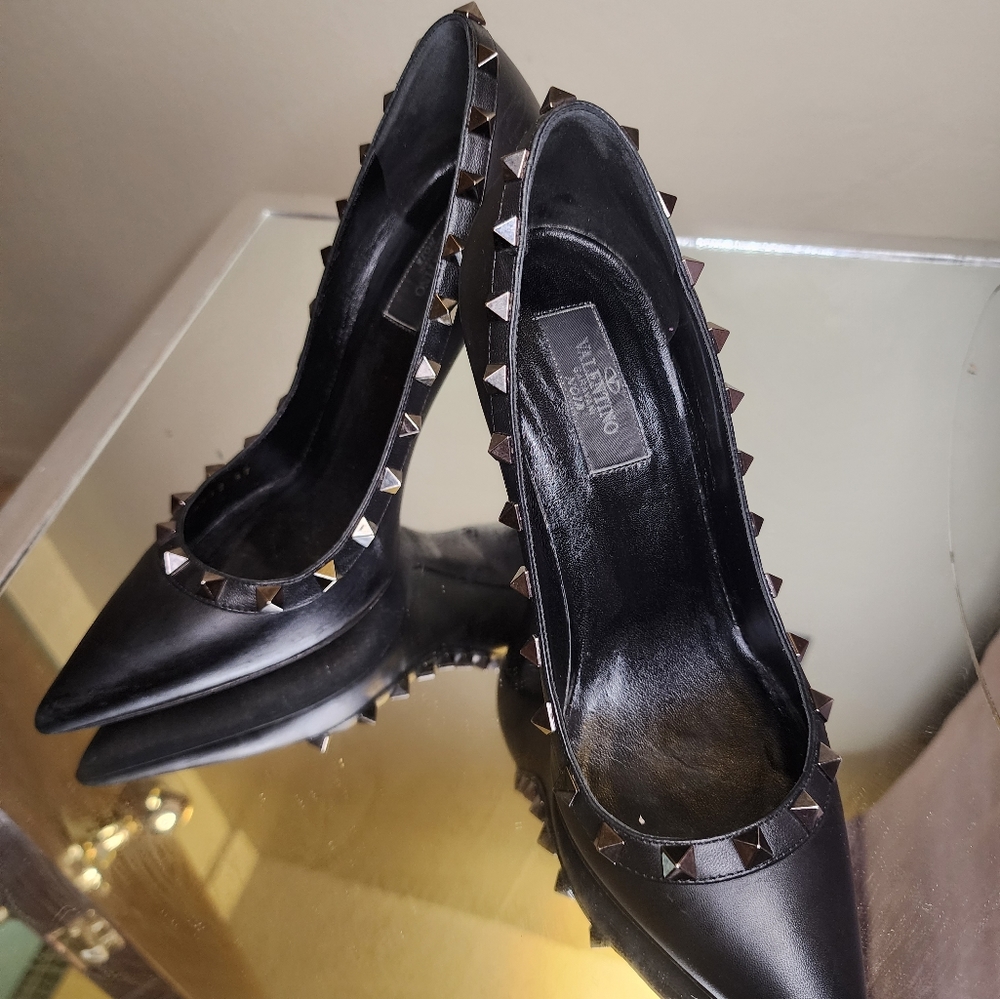 Valentino black studded pumps